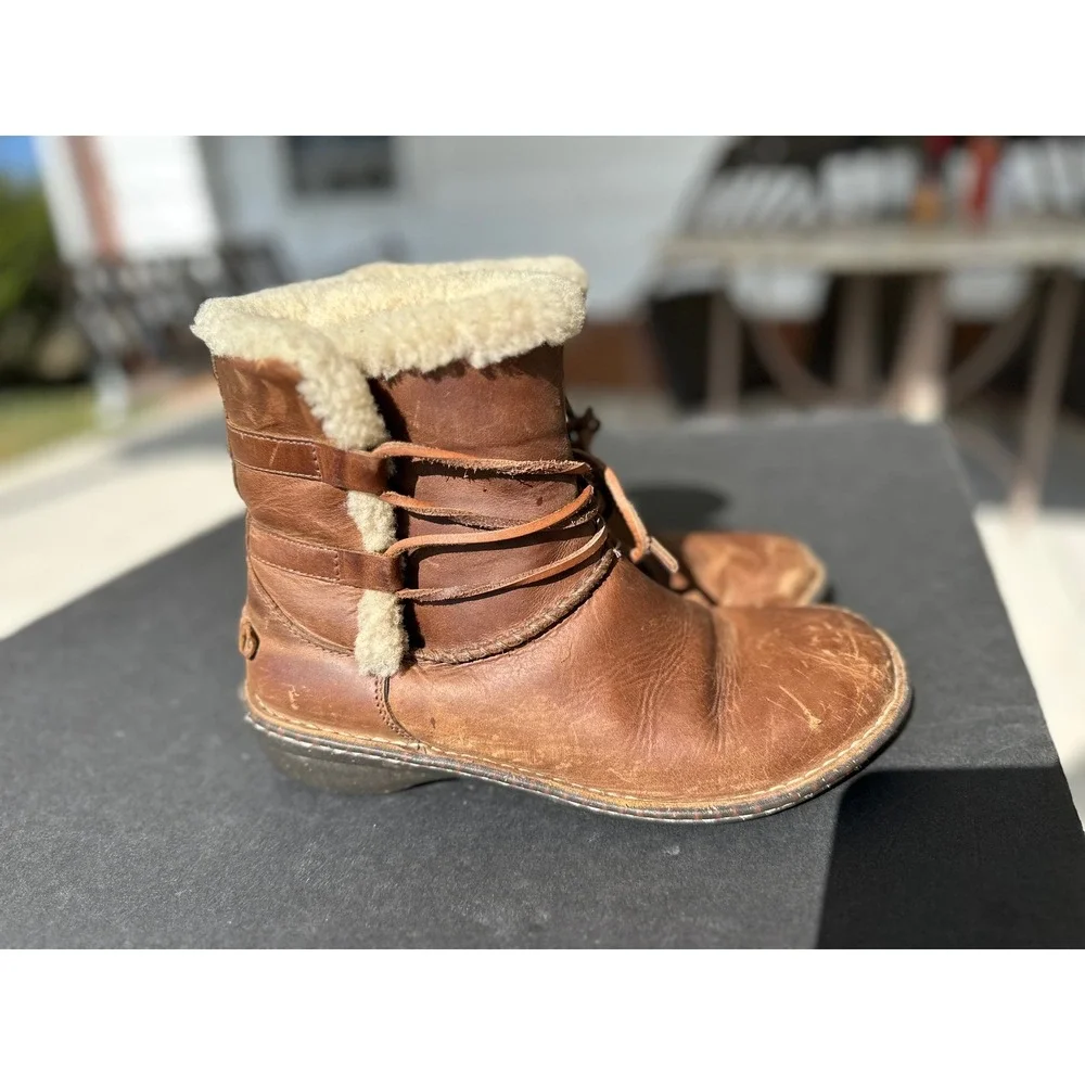 UGG australia lattice